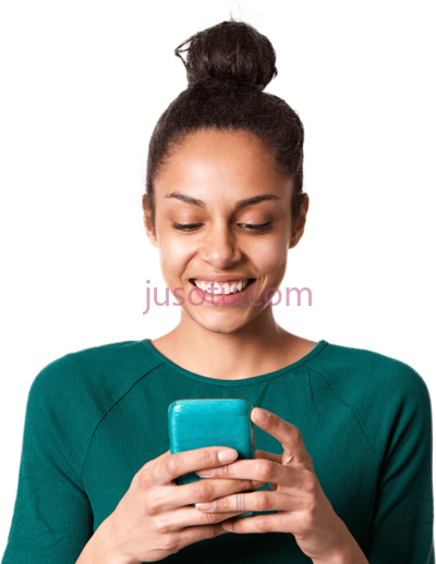 女人手持智能手机,woman holding smartphone girl PNG